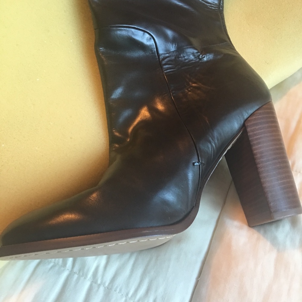 Ivanka Trump chocolate brown tall boots 👢